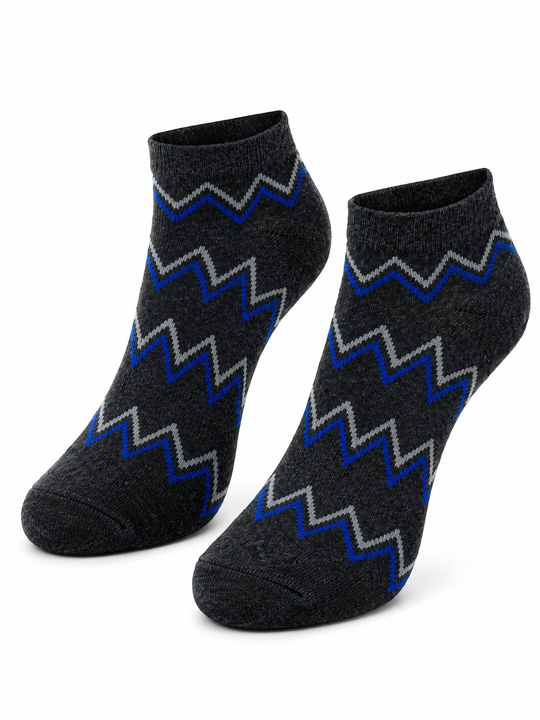 INOUTHOMECO men's charcoal grey ankle socks featuring a blue and light grey chevron zigzag pattern