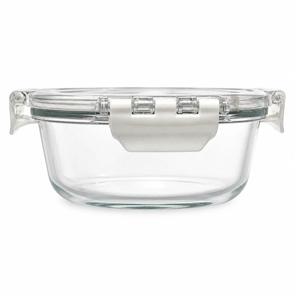 INOUTHOMECO 635ml round borosilicate glass food storage bowl with a clear airtight lid featuring four locking latches.